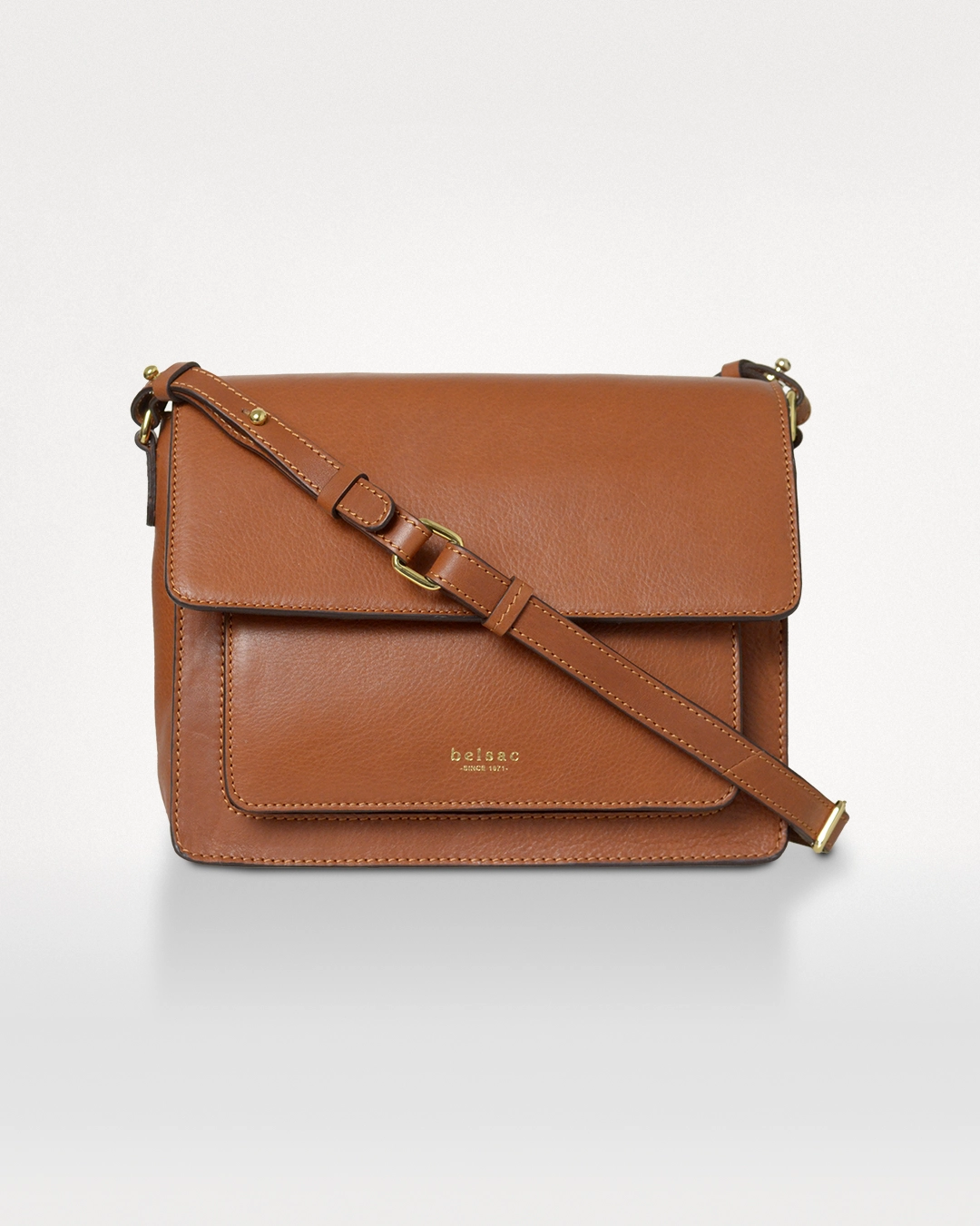 Pammi crossbody taske i cognacfarvet læder, forfra