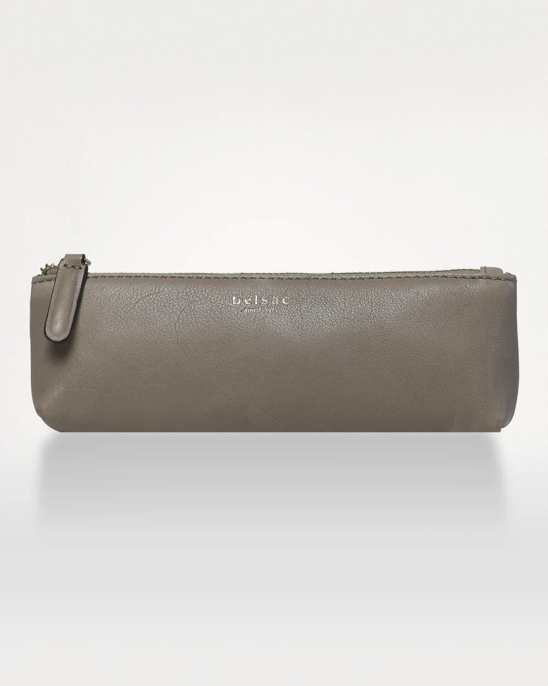 Athena penalhus i gråt læder, forfra